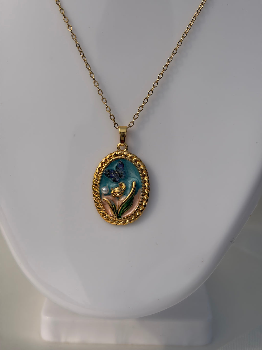 Gold Oval Pendant
